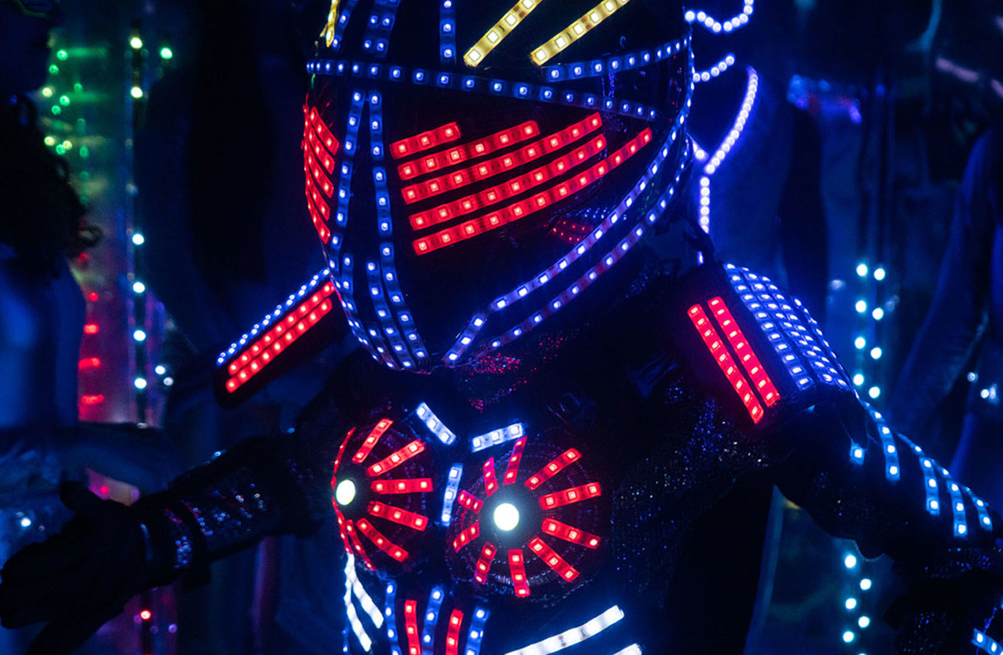 LED ROBOT - PERFORMANCE ROBOT - Opera Circus Animation